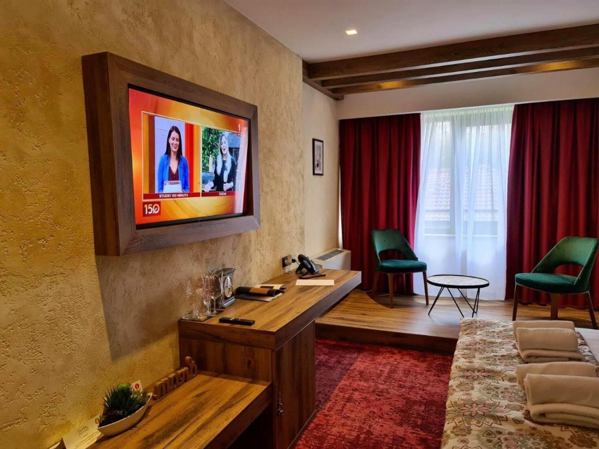 Carpe Diem Boutique Hotel Zenica Bagian luar foto