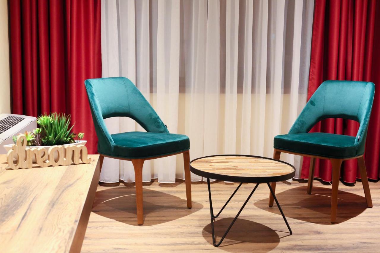 Carpe Diem Boutique Hotel Zenica Bagian luar foto