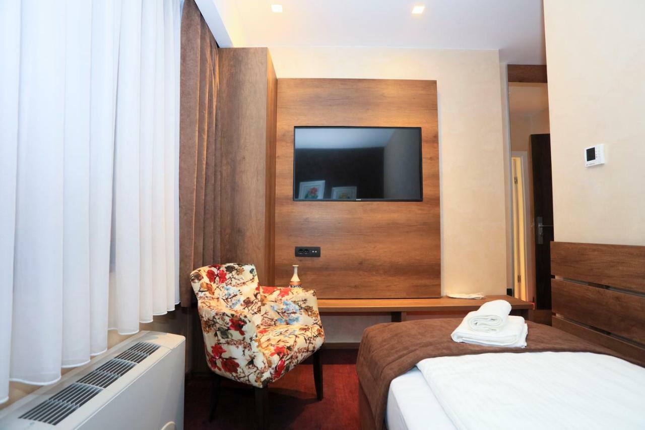 Carpe Diem Boutique Hotel Zenica Bagian luar foto